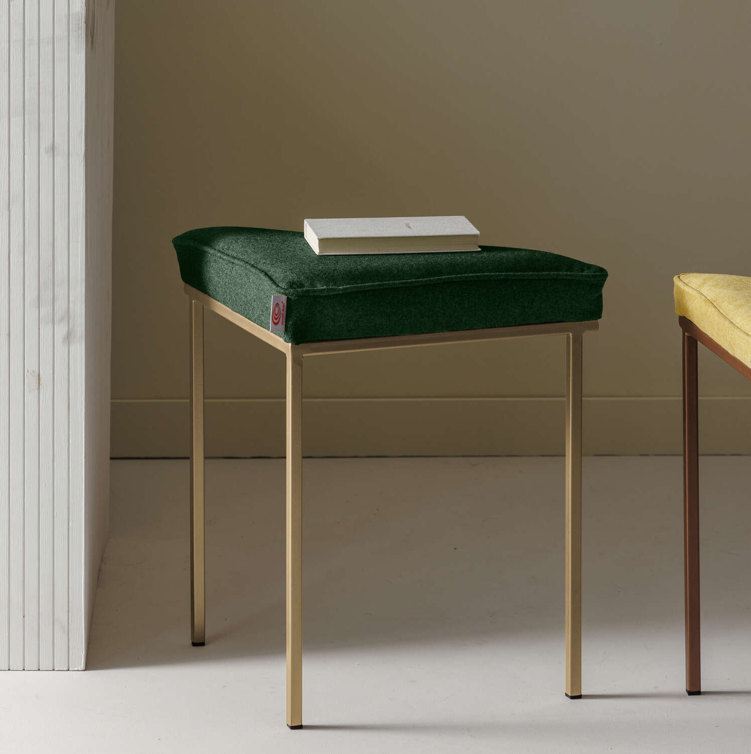 Cube Dreibein Hocker Sternzeit Design