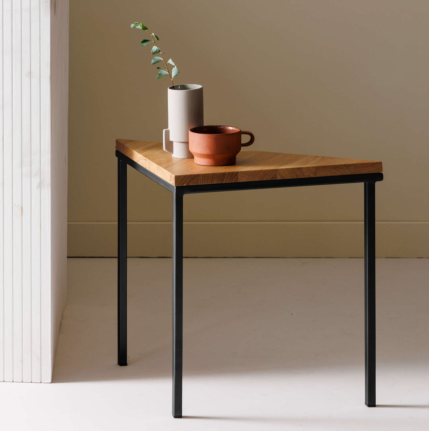 Cube Dreibein Beistelltisch Sternzeit Design