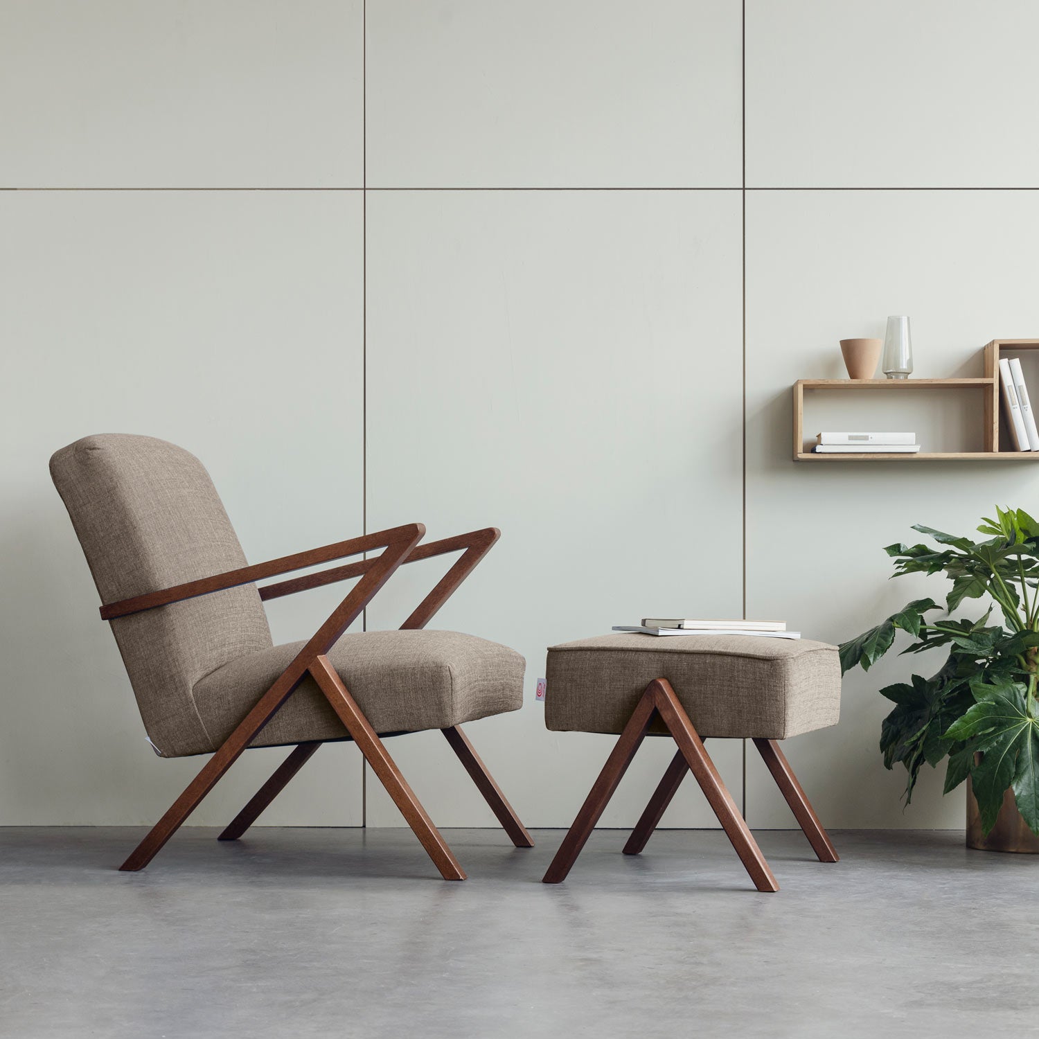 Retrostar Footstool - Facility Line (B-Ware)