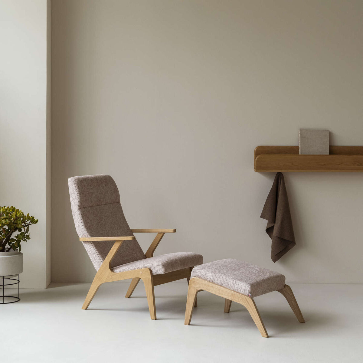 Sternzeit Design – Handgefertige Möbel im Mid-Century & Bauhaus Stil