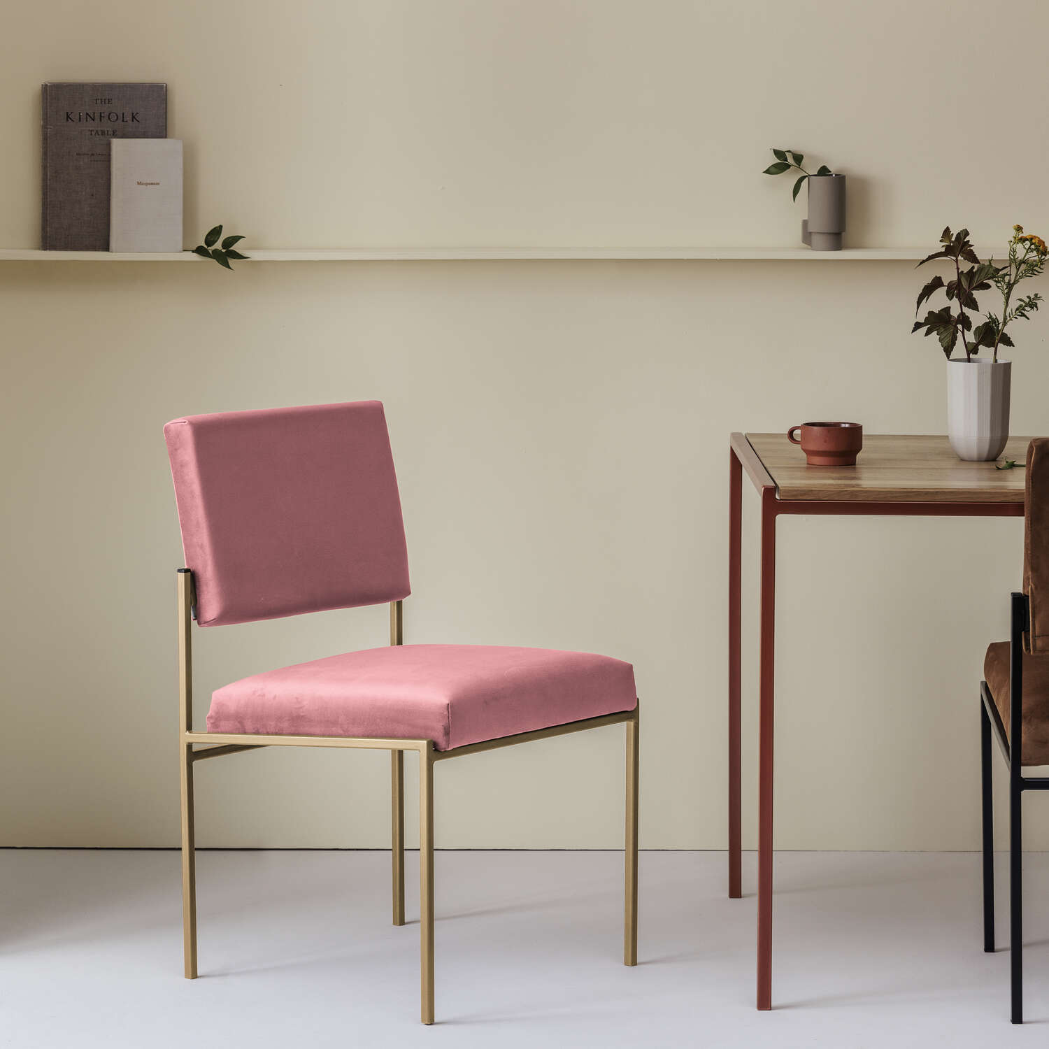 Blush pink dining discount chair